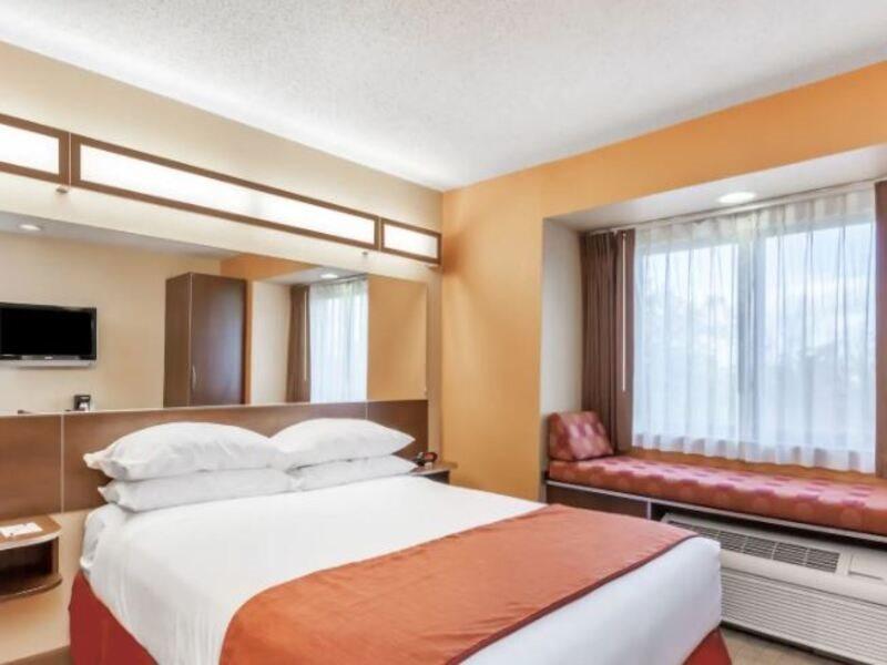 Microtel Inn & Suites By Wyndham Verona Exterior photo